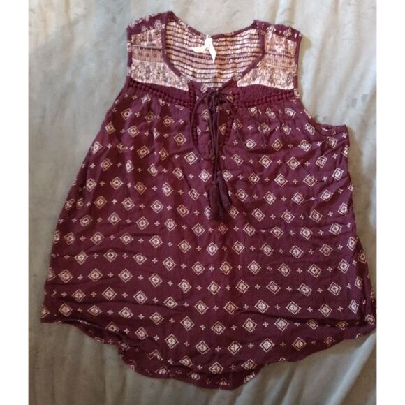 Live 4 Truth Blouse Sleeveless Maroon with Geometric Pattern Crochet Details - Picture 1 of 10